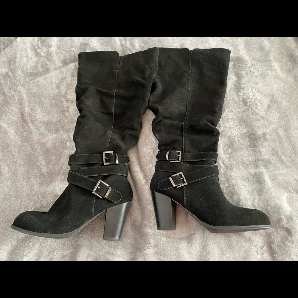 Suede boots